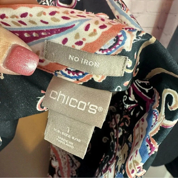 Chico's no-iron paisley button front top size 1 (medium 8( - Picture 4 of 8